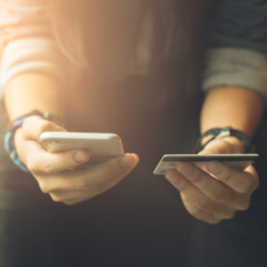 utilisateur paiement carte bancaire application smartphone